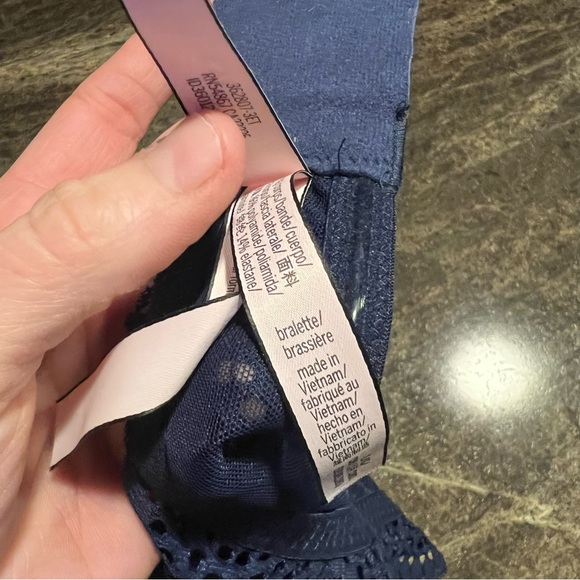 Victorias Secret Navy Blue Lace Strapless Bralette
Bandeau Womens large - Picture 5 of 9